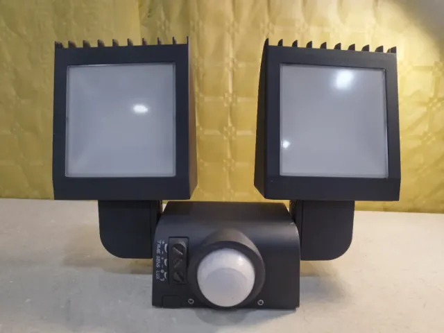 Proyector LED Doble Negro