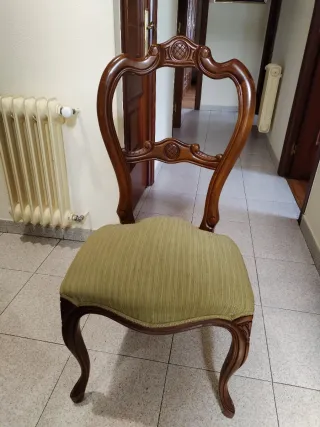 6 Sillas de Madera y Mesa a Juego