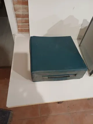 Máquina de escribir Olivetti BORA