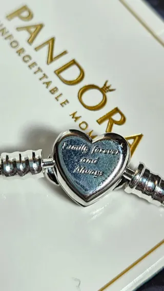 Pulsera amor infinito. Lleva su caja y bolsa