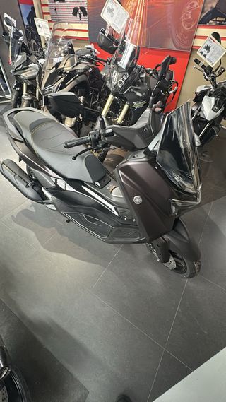 Yamaha NMAX TechMAX Dark Magma 125cc