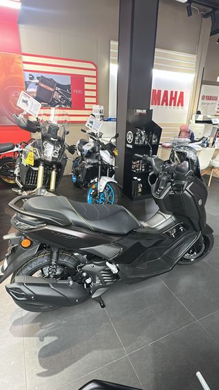 Yamaha NMAX TechMAX Dark Magma 125cc