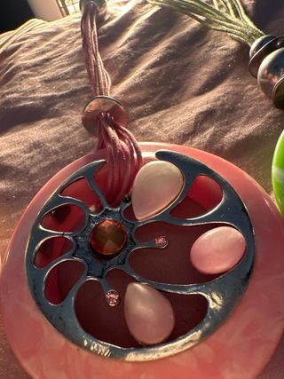 Collares con colgante redondo