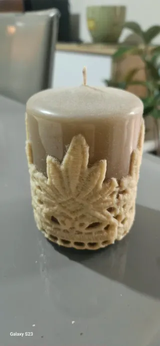 Candela decorativa pizzo beige alta 9 cm