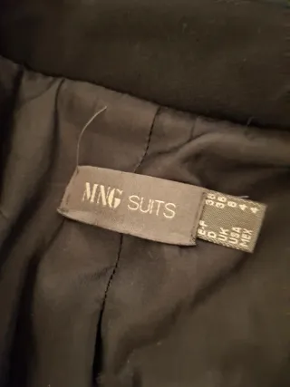 Americana larga tipo levita  Negro Mango