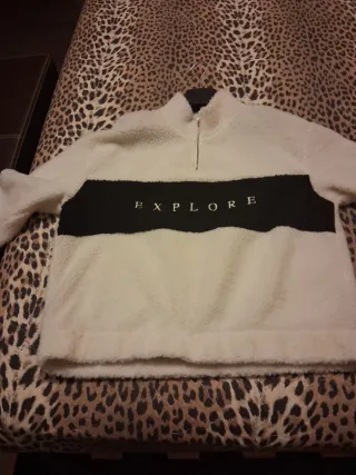 Felpa bianca e nera con zip taglia S