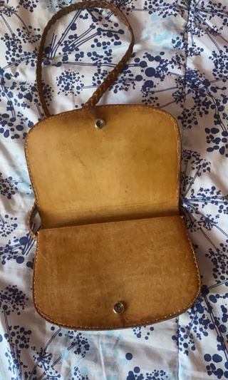 Bolso pequeño de hombro marrón