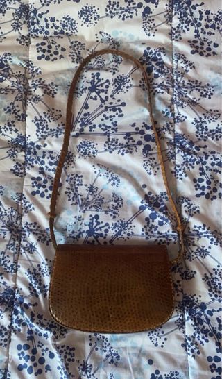 Bolso pequeño de hombro marrón