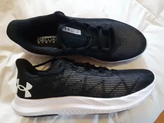 Zapatillas Under Armour originales a estrenar.