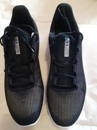 Zapatillas Under Armour originales a estrenar.