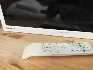 Sunstech LED 24 HD con DVD con base de pared