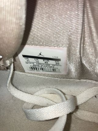 Jordan 4 Gris y Blanco