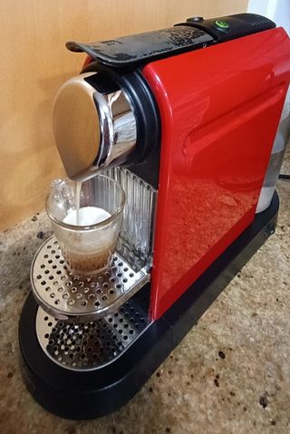 Cafetera Nespresso Krups Citiz Roja