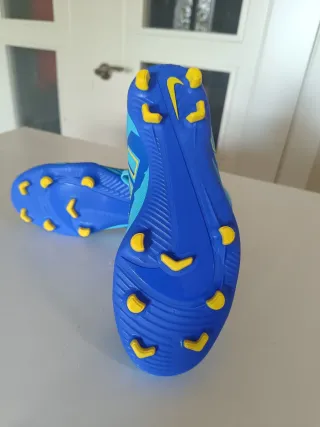 Botas Fútbol Nike Niño Talla 36