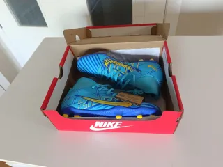 Botas Fútbol Nike Niño Talla 36