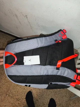 Mochila Jordan Gris y Roja