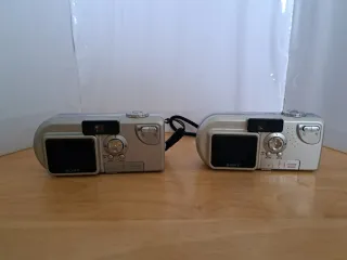 Sony Cyber-shot DSC-P7 e DSC-P9