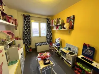 Vivienda piso venta 3 habit garaje trastero Loeche