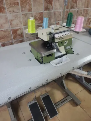 Remalladora industrial 4 hilos 2 agujas