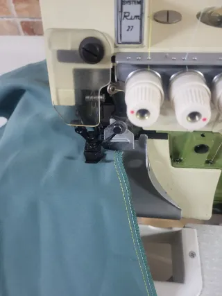 Remalladora industrial 4 hilos 2 agujas