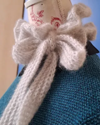 Sciarpa fru fru bianco grigio