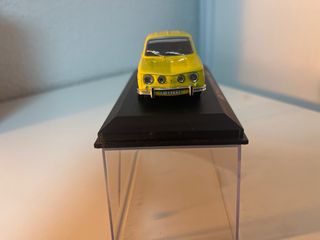 Renault 8 TS (1968) Altaya 1:43 OJO LE FALTA UN ES