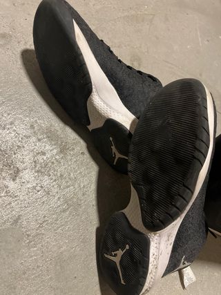 Zapatillas Jordan Baloncesto Negras Blancas