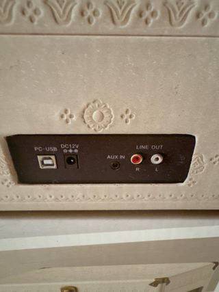 Tocadiscos Crosley Beige y Dorado