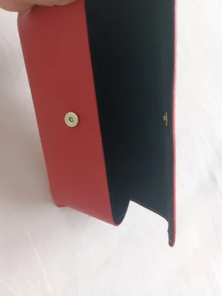 Funda Gafas Roja Guess