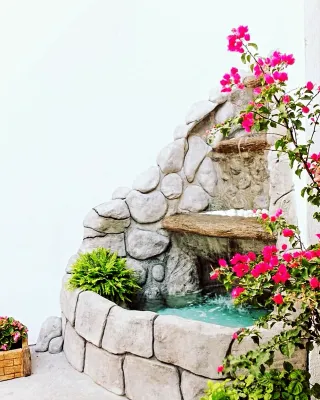 Fontane e cascate su misura per il tuo soggiorno, giardino