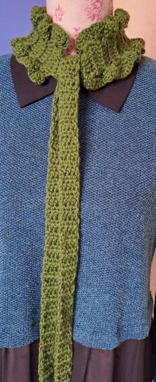 Sciarpina con rouches verde