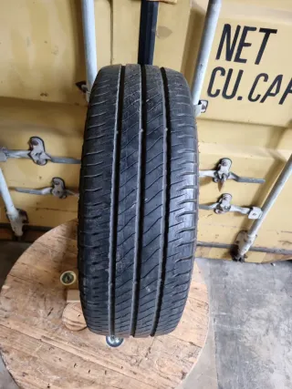 Vendo 1 Neumáticos de Furgón en perfecto estado