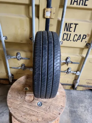 Vendo 1 Neumáticos de Furgón en perfecto estado