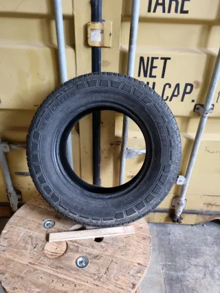 Vendo 1 Neumáticos de Furgón en perfecto estado