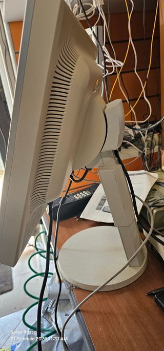 Monitor NEC MultiSync LCD2070NX