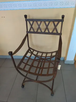 Sillón de forja artesanal