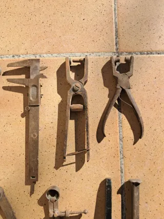HERRAMIENTAS ANTIGUAS