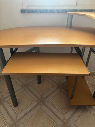 Scrivania in legno e metallo