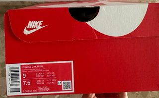 Nike V2K Run Mujer Plata/Blanco Talla 40.5