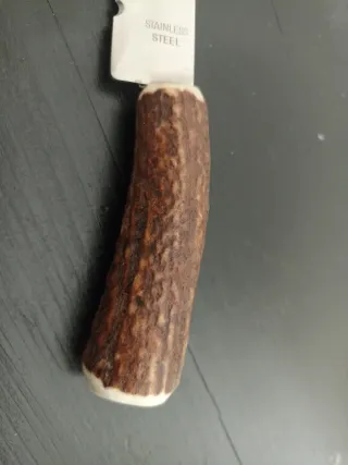 Coltello da pane con manico in corno di cervo