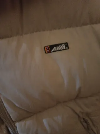 Chaqueta Avia plumífera beige