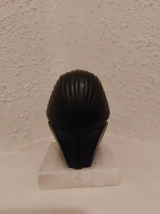 Figura Egipcia Negra base mármol