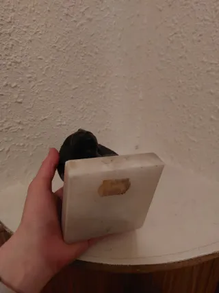 Figura Egipcia Negra base mármol