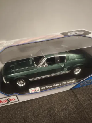 Coche Maisto 1:18 Ford Mustang Fastback Verde