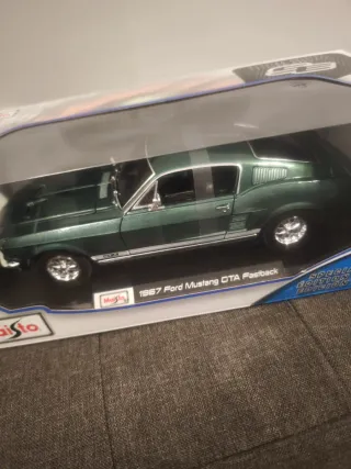 Coche Maisto 1:18 Ford Mustang Fastback Verde