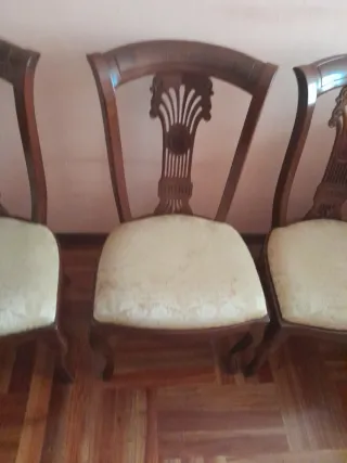 Mesa de comedor redonda y extensible + 6 sillas.