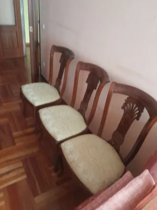 Mesa de comedor redonda y extensible + 6 sillas.