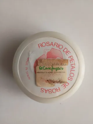 ROSARIO DE PÉTALOS DE ROSA