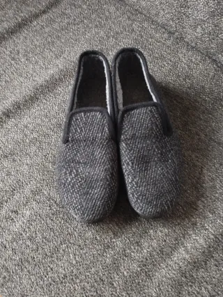 Zapatillas de casa grises