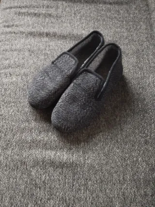 Zapatillas de casa grises